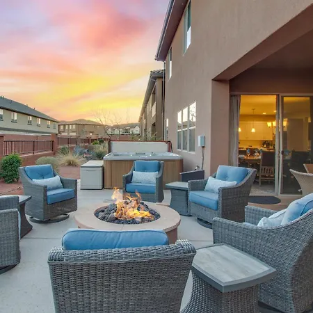 Paradise Village Resort 103 Resort View, Private Hot Tub, Short Walking Distance To Amenities